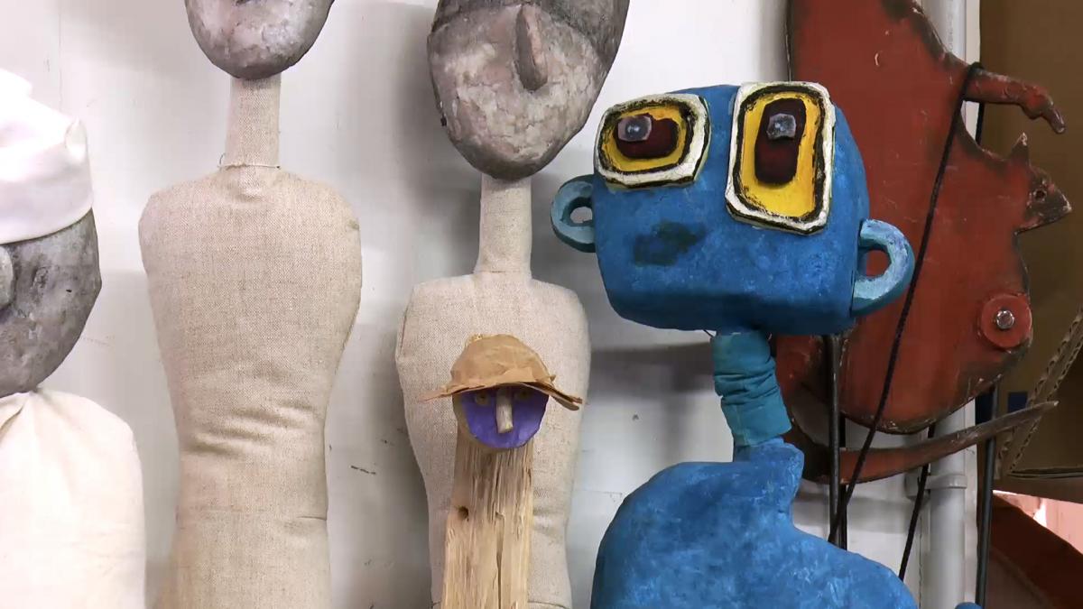 Les marionnettes naissent aussi, 2019 - Documentaire, 64'
Réalisé par Noémie Géron,
Produit par le Collectif NAPEN