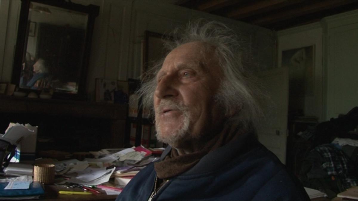 Embrasse la terre pour semer des étoiles, 2021 - Documentaire, 52'
Réalisé par Maude Soubeyrand
Produit par Les films de la caillasse