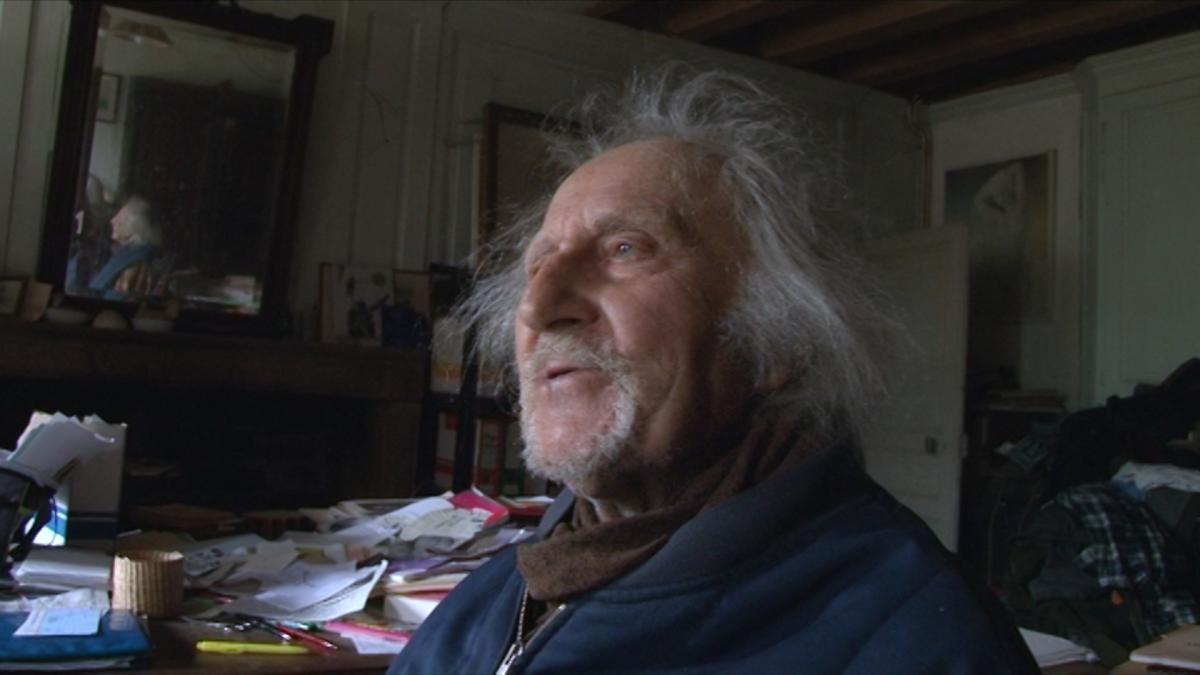 Embrasse la terre pour semer des étoiles, 2021 - Documentaire, 52'
Réalisé par Maude Soubeyrand
Produit par Les films de la caillasse
