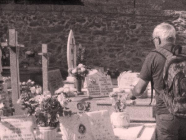 Courir le passé, de peur qu'il n'échappe, en écriture - Film documentaire