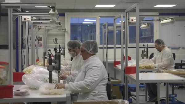 Symphonie pour un ESAT, 2024 - Documentaire, 26'
Réalisé par les travailleur.euses de l'ESAT du Tréport, accompagné.es par la réalisatrice intervenante Gabrielle Schaff